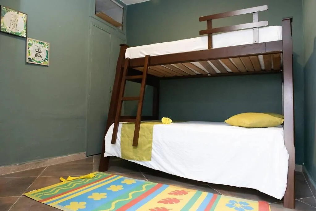 Apartamento Pleasant House 20 People In Laureles Medellín