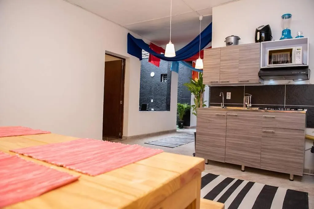 Apartamento Pleasant House 20 People In Laureles Medellín Colombia