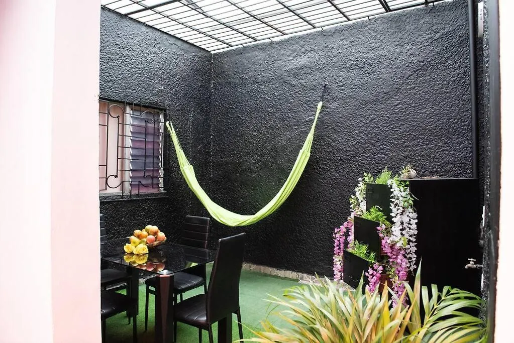 Apartamento Pleasant House 20 People In Laureles Medellín