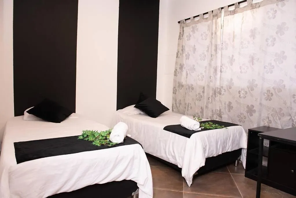 Appartamento Pleasant House 20 People In Laureles Medellín