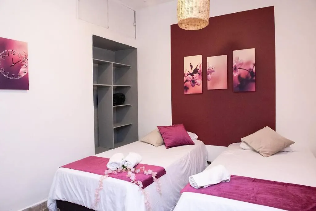 Appartamento Pleasant House 20 People In Laureles Medellín