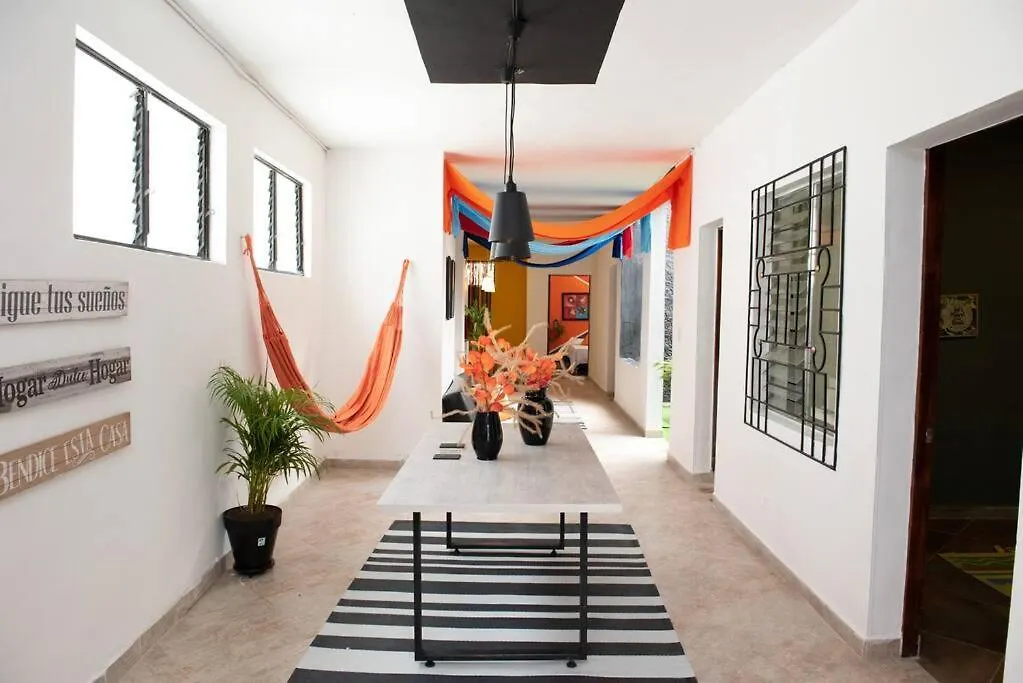 Appartamento Pleasant House 20 People In Laureles Medellín Colombia