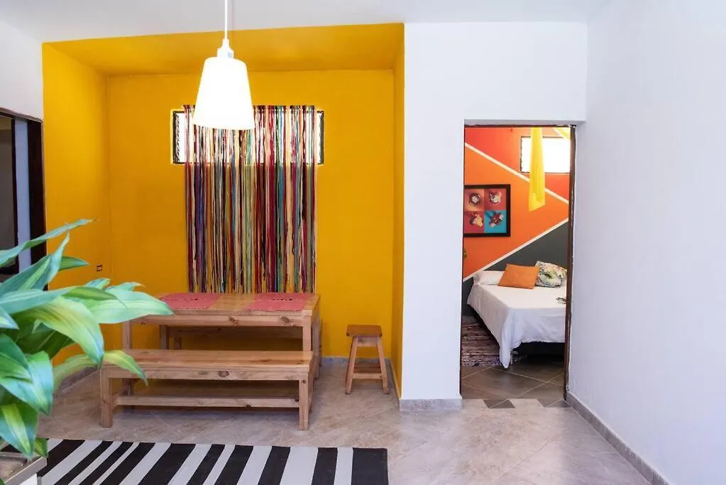 Appartamento Pleasant House 20 People In Laureles Medellín 0*,