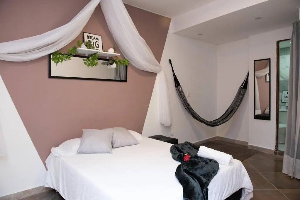 Appartamento Pleasant House 20 People In Laureles Medellín Colombia