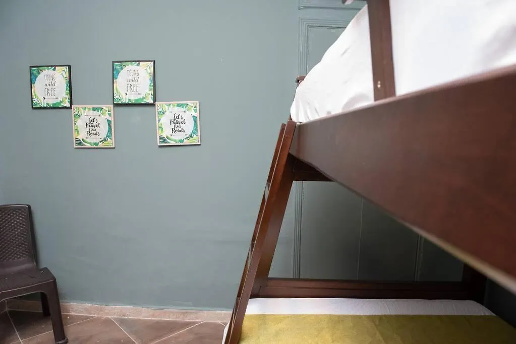 Appartamento Pleasant House 20 People In Laureles Medellín 0*,