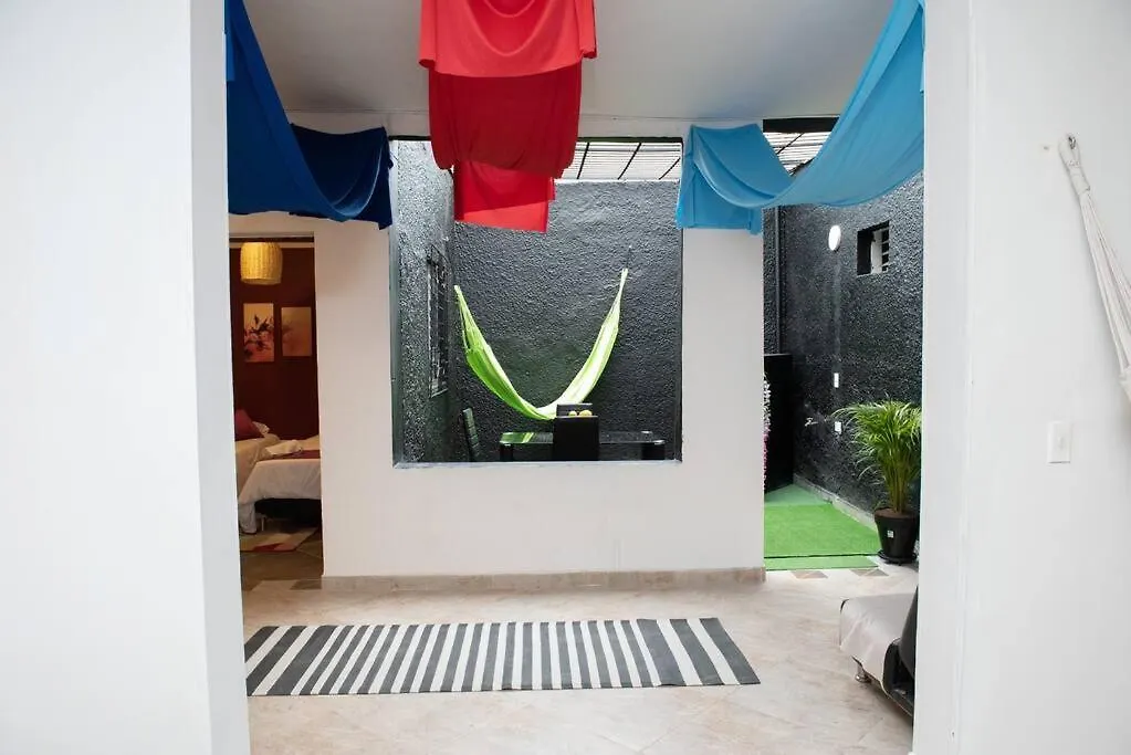 Appartamento Pleasant House 20 People In Laureles Medellín