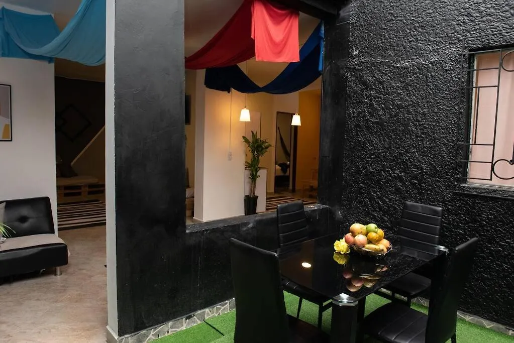 Appartamento Pleasant House 20 People In Laureles Medellín