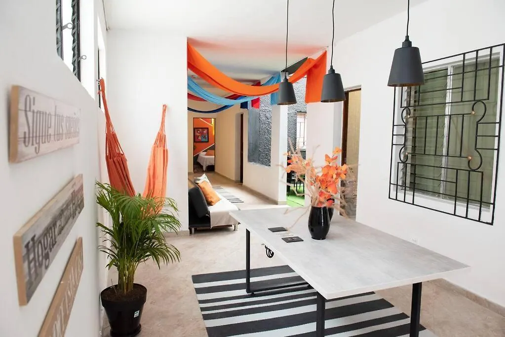Appartamento Pleasant House 20 People In Laureles Medellín